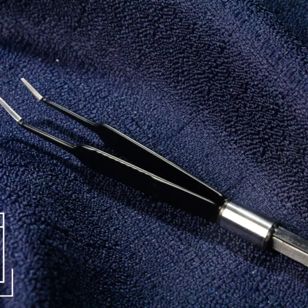 Pinza bipolar adson punta angulada