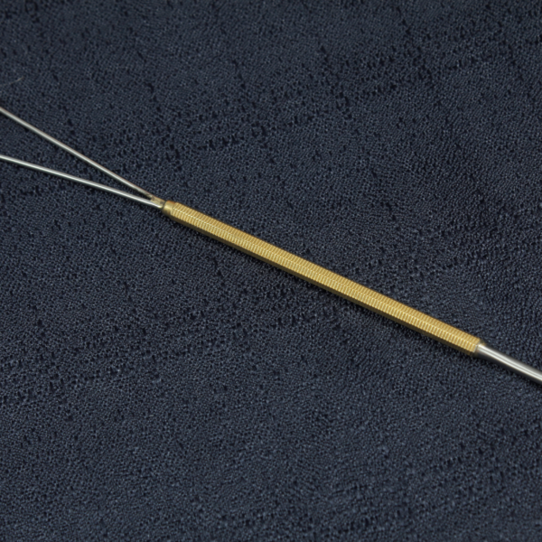 Retractor neivert fenestrado